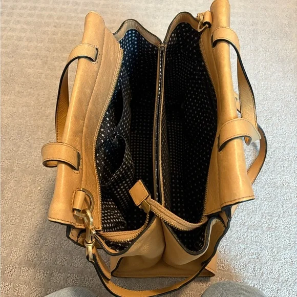 Kate Spade Saturday Tan Leather Large Satchel with Metal Hardware. EUC - Picture 5 of 12